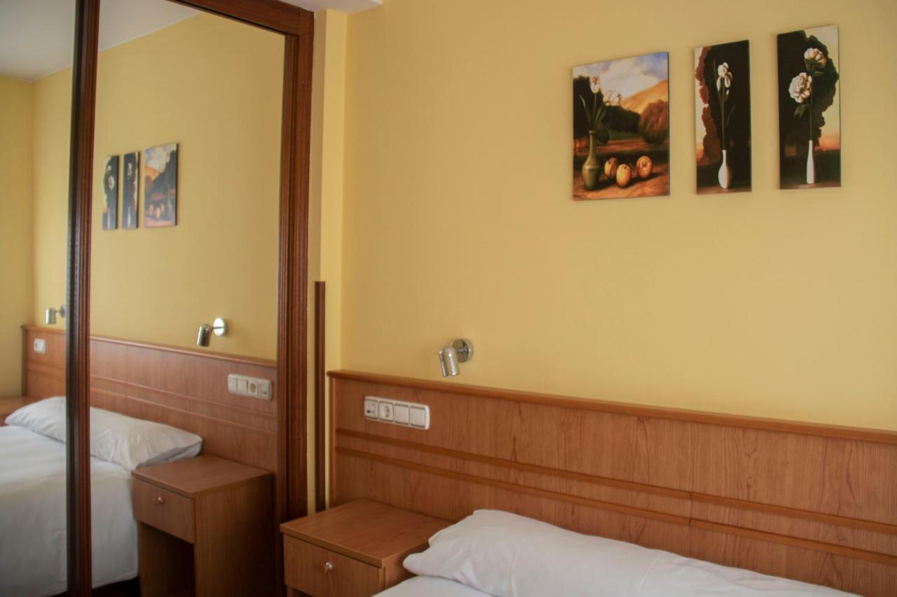 Hotel Alda Estacion Oviedo Kültér fotó