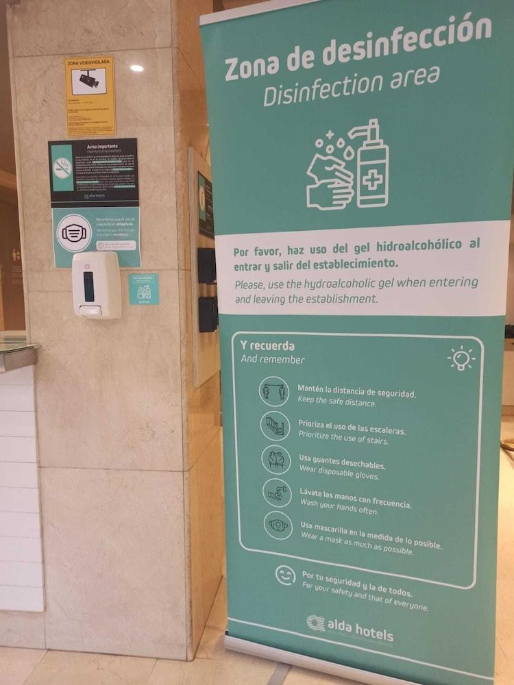 Hotel Alda Estacion Oviedo Kültér fotó